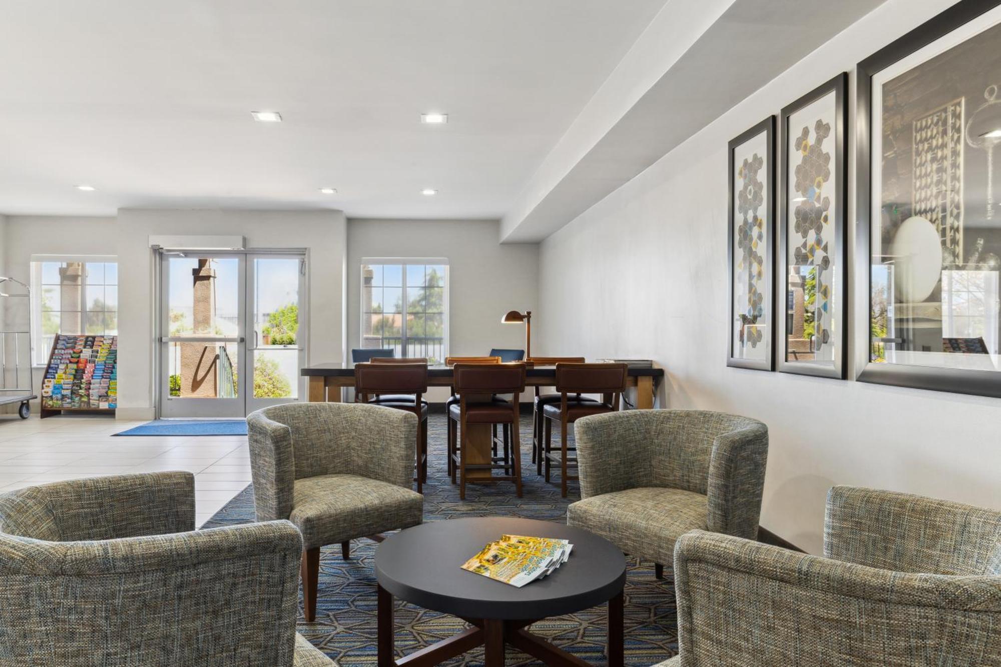 Holiday Inn Express & Suites Mountain View Silicon Valley By Ihg المظهر الخارجي الصورة