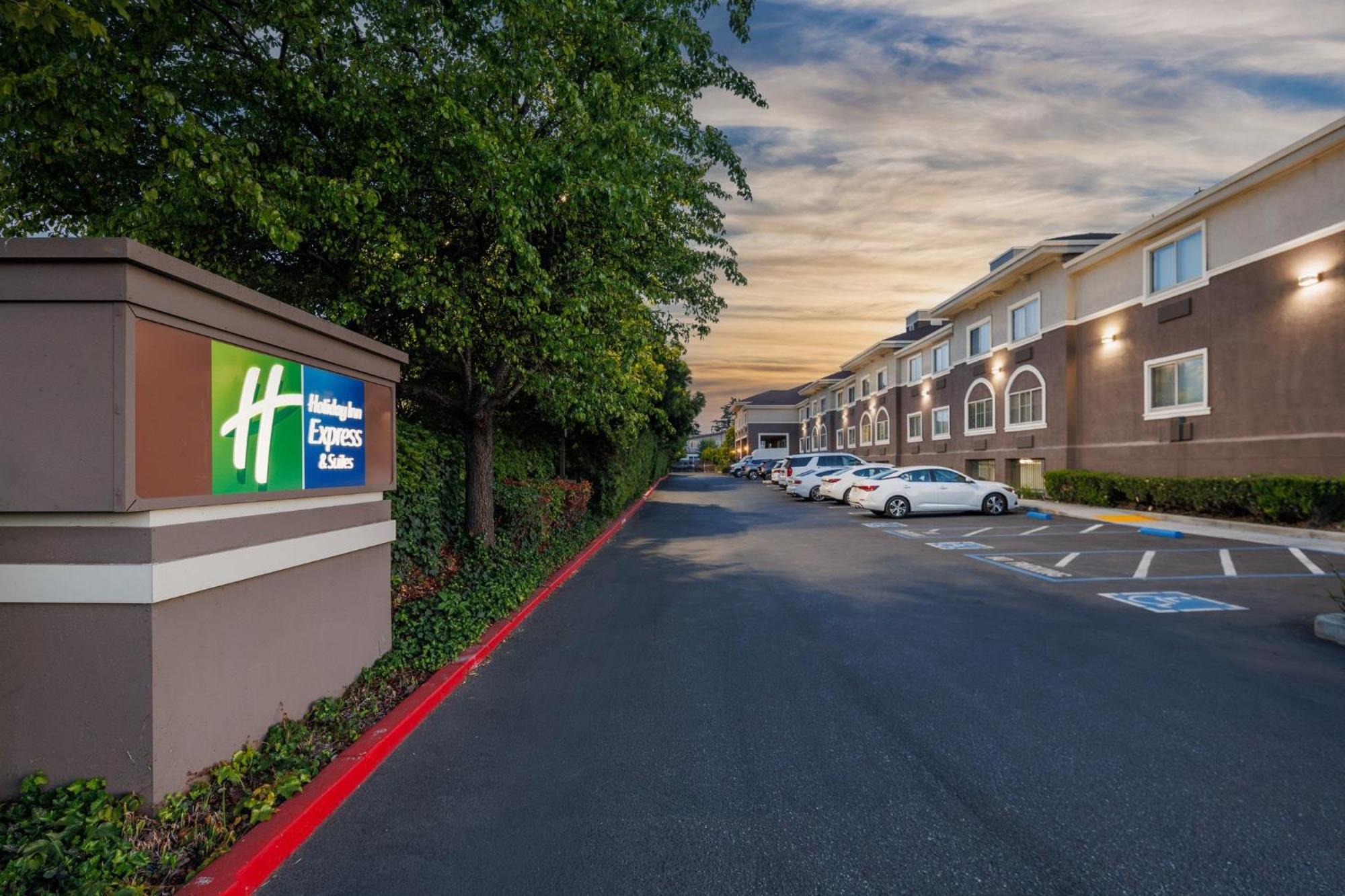 Holiday Inn Express & Suites Mountain View Silicon Valley By Ihg المظهر الخارجي الصورة