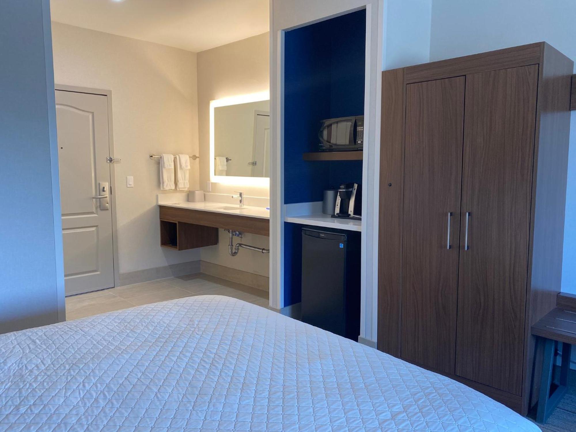 Holiday Inn Express & Suites Mountain View Silicon Valley By Ihg المظهر الخارجي الصورة
