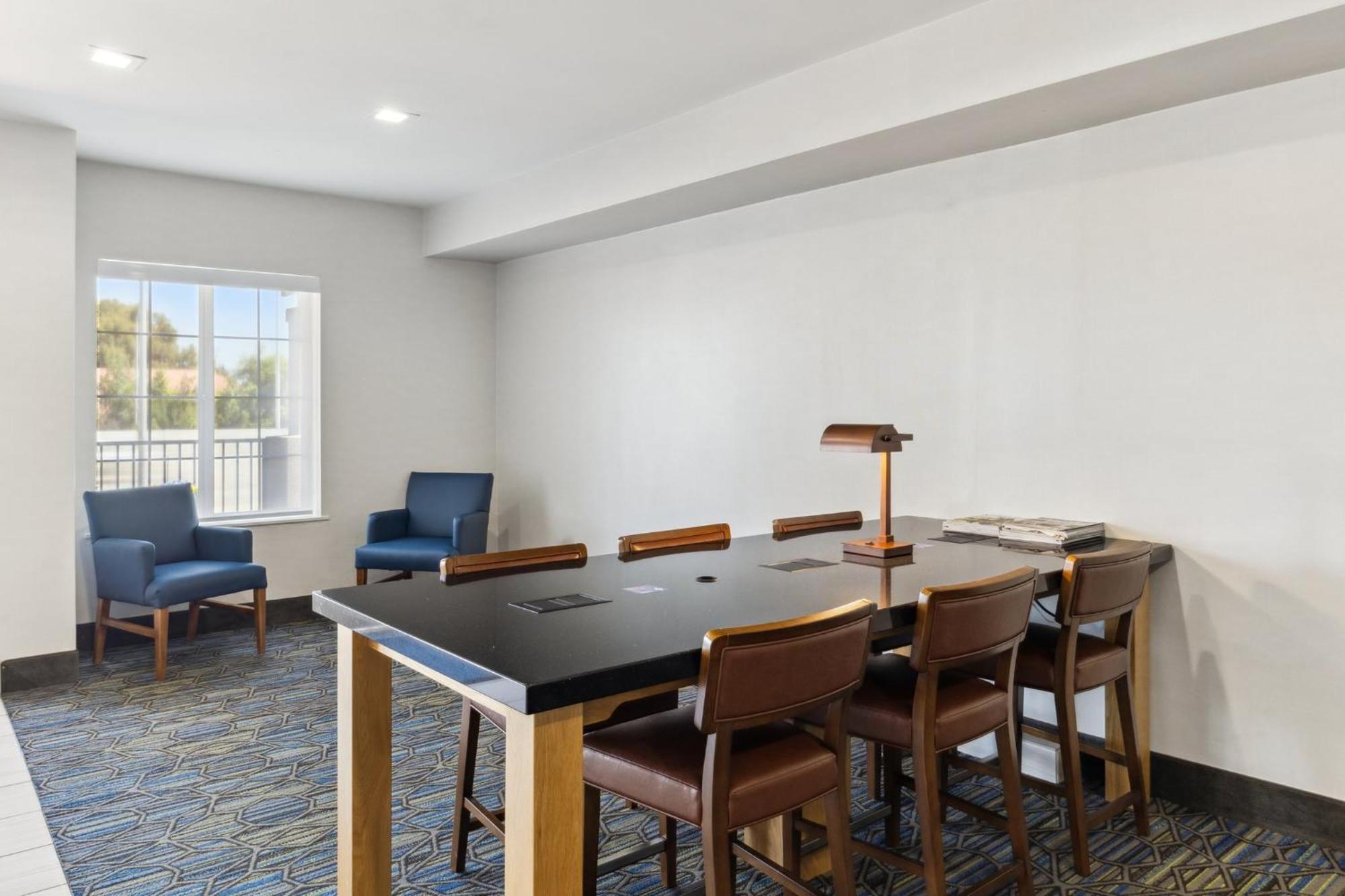 Holiday Inn Express & Suites Mountain View Silicon Valley By Ihg المظهر الخارجي الصورة