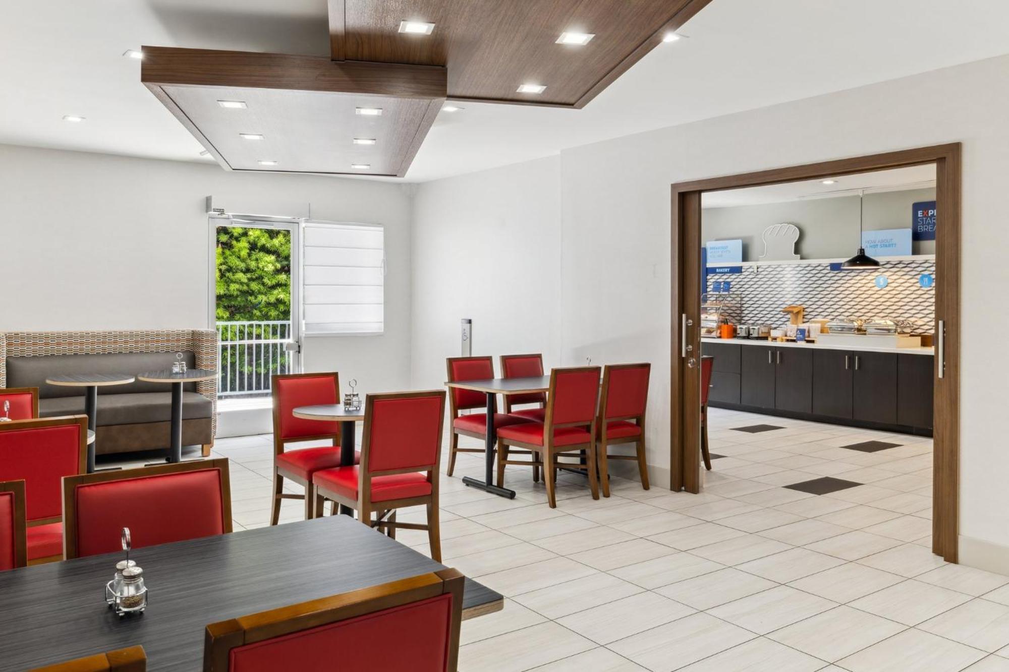 Holiday Inn Express & Suites Mountain View Silicon Valley By Ihg المظهر الخارجي الصورة